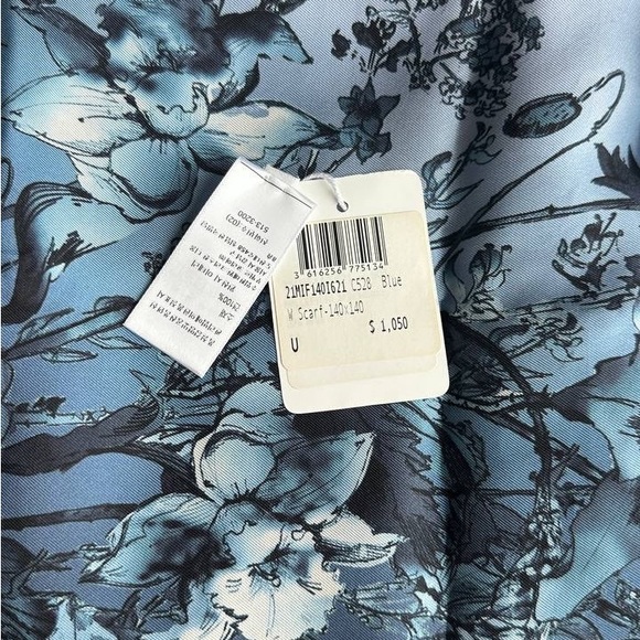 Christian Dior shawl w/tags and box - Picture 4 of 11